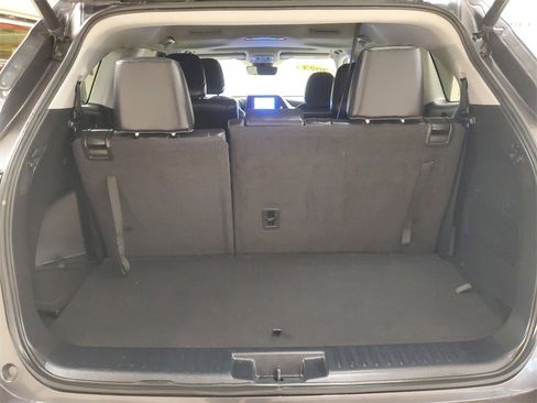 Certified 2023 Toyota Highlander XLE image 8