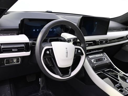 New 2026 Lincoln Aviator Black Label w/ Black Label Special Edition image 11