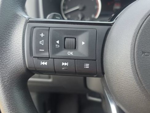 Used 2023 Nissan Rogue SV FWD image 22