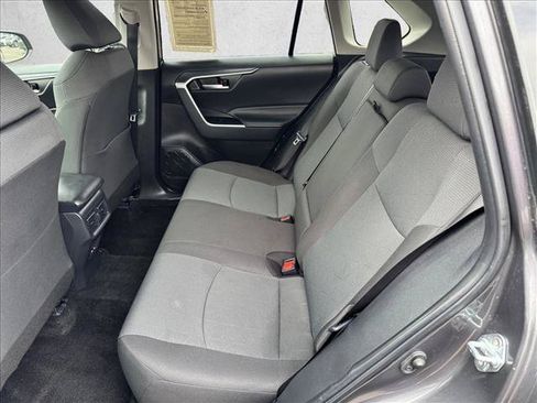 Used 2025 Toyota RAV4 XLE AWD/4WD image 17