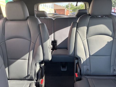 Used 2022 Buick Enclave Premium FWD image 22