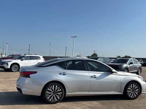 Certified 2023 Nissan Altima 2.5 SV FWD image 23