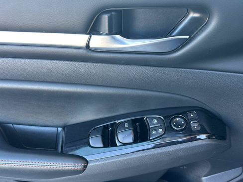 Certified 2024 Nissan Altima 2.5 SR FWD image 11