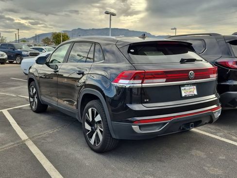 Used 2024 Volkswagen Atlas Cross Sport SE FWD image 8