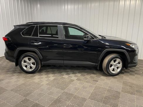 Used 2019 Toyota RAV4 XLE w/ Convenience Package image 2