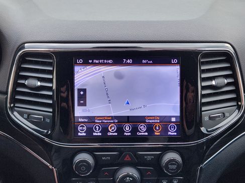 Used 2019 Jeep Grand Cherokee Limited AWD/4WD image 21