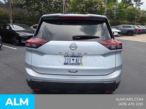 Used 2024 Nissan Rogue S FWD image 12