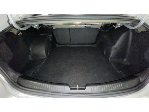 Used 2017 Chevrolet Malibu LT FWD image 16