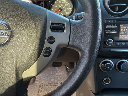 Used 2013 Nissan Rogue SV image 16