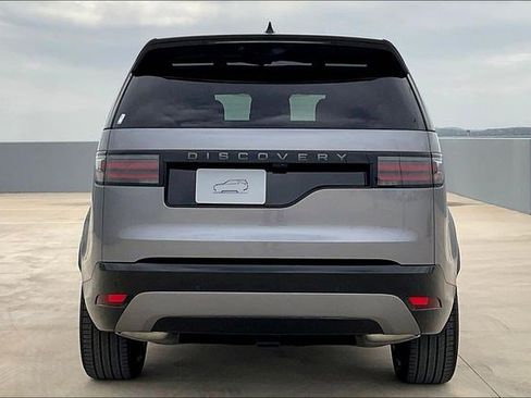 New 2025 Land Rover Discovery Dynamic SE image 4