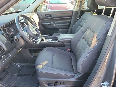 Certified 2024 Nissan Pathfinder SV w/ Black Appearance Package image 13