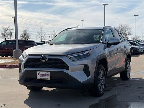 Used 2025 Toyota RAV4 XLE image 3