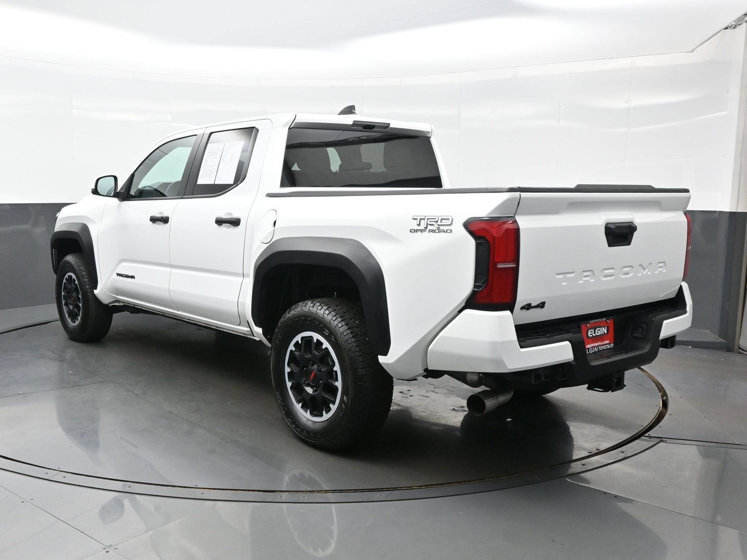 Used 2024 Toyota Tacoma TRD Off-Road AWD/4WD image 4
