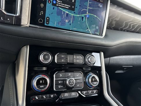 Used 2023 GMC Yukon XL Denali image 18