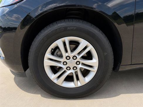Used 2019 Buick Enclave Essence FWD image 13