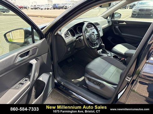 Used 2019 Volkswagen Tiguan SE w/ Panoramic Sunroof Package AWD/4WD image 10