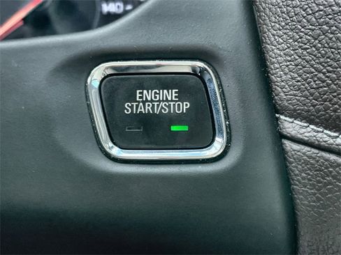 Certified 2021 GMC Acadia SLT w/ Preferred Package image 17