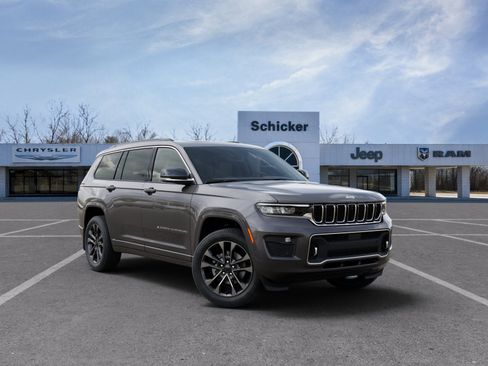 New 2025 Jeep Grand Cherokee L Overland w/ Advanced Protech Group III image 29