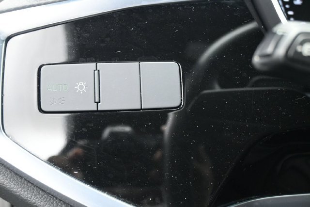 Used 2022 Audi Q3 2.0T Premium AWD/4WD image 24