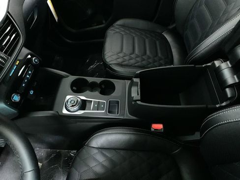 New 2023 Ford Escape SE w/ PHEV Premium Package FWD image 32