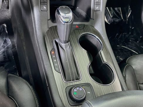 Used 2019 GMC Acadia SLT AWD/4WD image 17