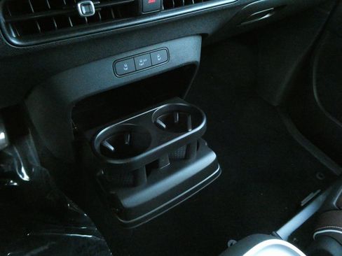 New 2025 Volkswagen ID. Buzz Pro S image 16