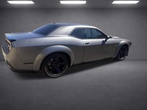 Used 2017 Dodge Challenger R/T RWD image 22
