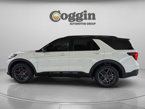 New 2025 Ford Explorer ST-Line w/ Premium Package image 3