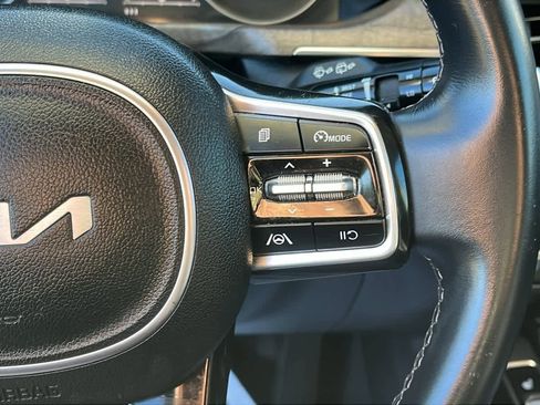 Used 2023 Kia Sorento S image 15