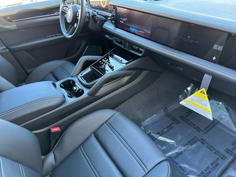 Certified 2026 Porsche Cayenne GTS image 18