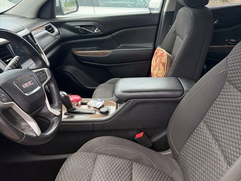 Used 2017 GMC Acadia SLE w/ Driver Alert Package I AWD/4WD image 4