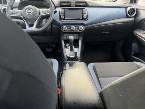 Used 2025 Nissan Versa SV FWD image 33