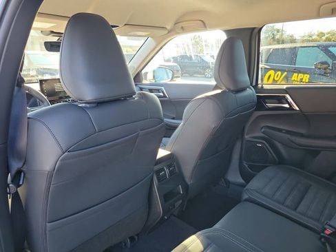 New 2026 Mitsubishi Outlander SE image 15