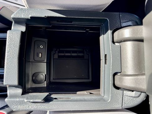 Used 2018 Subaru Forester 2.5i w/ Alloy Wheel Package image 35