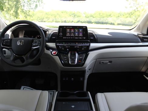 Used 2025 Honda Odyssey Touring image 11