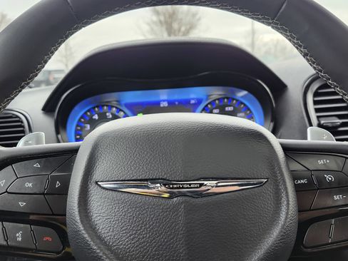 Used 2023 Chrysler 300 S image 29