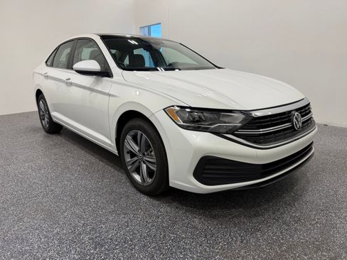 Used 2023 Volkswagen Jetta SE FWD image 10