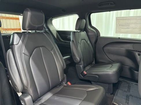 New 2026 Chrysler Voyager LX image 35