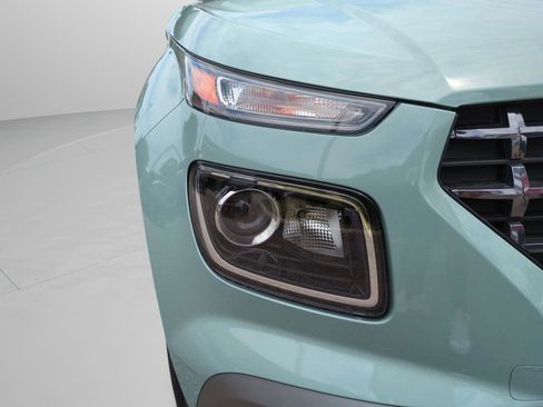 New 2025 Hyundai Venue SEL FWD image 29