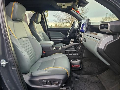 Used 2025 Toyota Tacoma 4x4 Double Cab Hybrid image 16