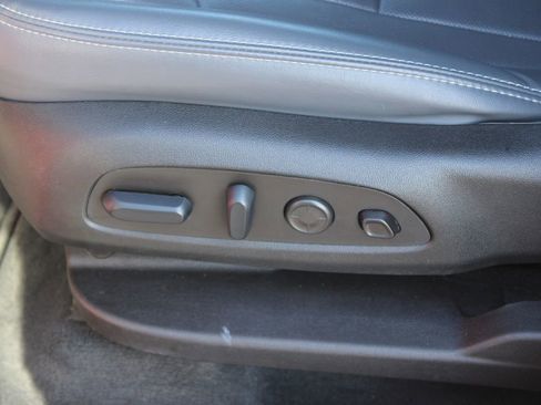 Used 2024 Buick Enclave Premium image 19