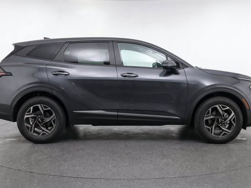 Used 2025 Kia Sportage LX AWD/4WD image 11