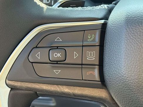New 2025 Jeep Grand Cherokee L Limited w/ Luxury Tech Group II AWD/4WD image 29