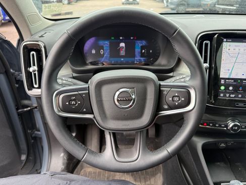 Used 2023 Volvo XC40 B5 Ultimate w/ Climate Package AWD/4WD image 9