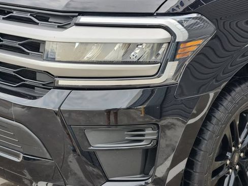 Used 2024 Ford Expedition XLT RWD image 10