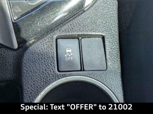 Used 2018 Toyota Corolla LE FWD image 33