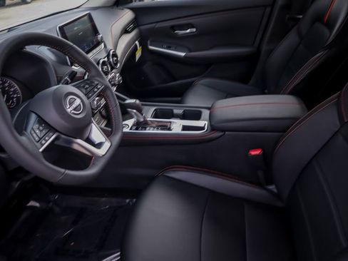 New 2025 Nissan Sentra SR w/ SR Premium Package FWD image 9