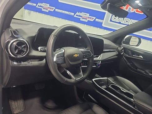 Used 2025 Chevrolet Equinox LT w/ Convenience Package II image 15