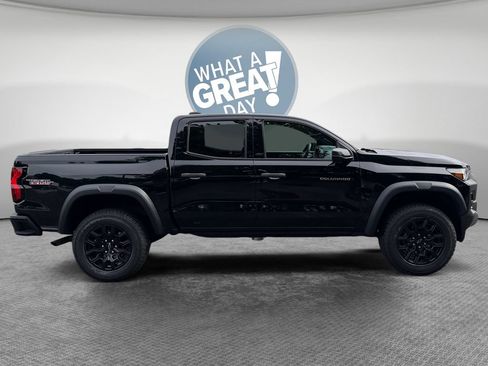 Used 2023 Chevrolet Colorado Trail Boss AWD/4WD image 2