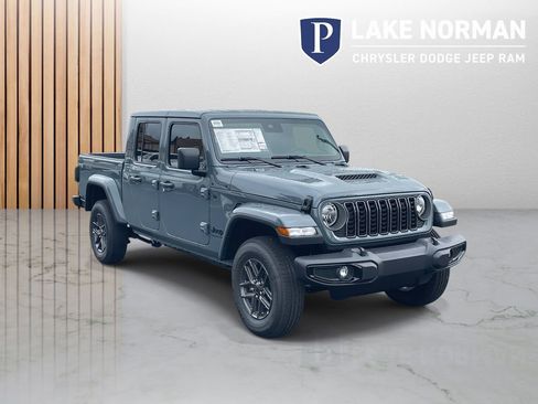 New 2025 Jeep Gladiator Sport image 2